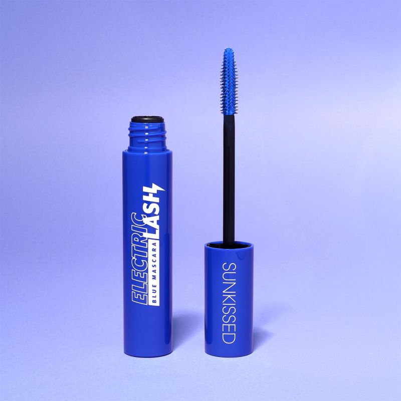 sunkissed electric lash blue mascara